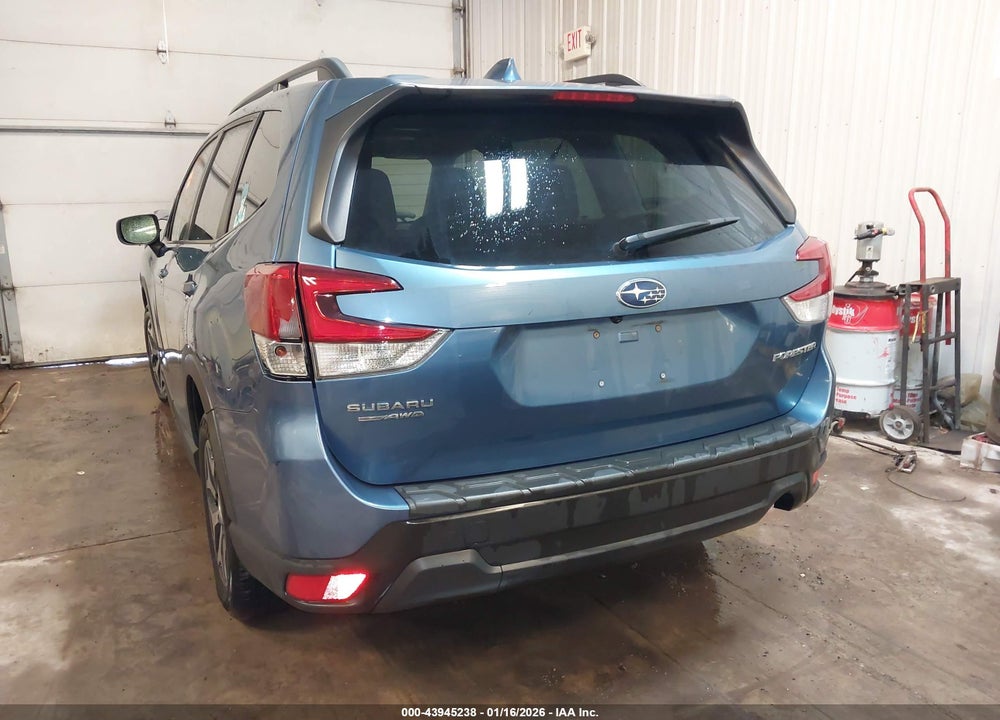 2020 SUBARU FORESTER PREMIUM VIN: JF2SKAJCXLH545390