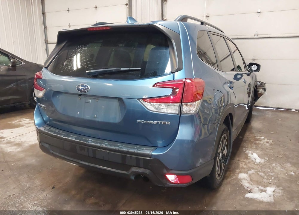 2020 SUBARU FORESTER PREMIUM VIN: JF2SKAJCXLH545390