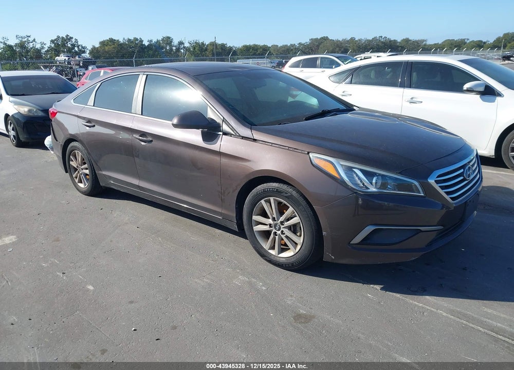 2015 HYUNDAI SONATA SE VIN: 5NPE24AF7FH216014