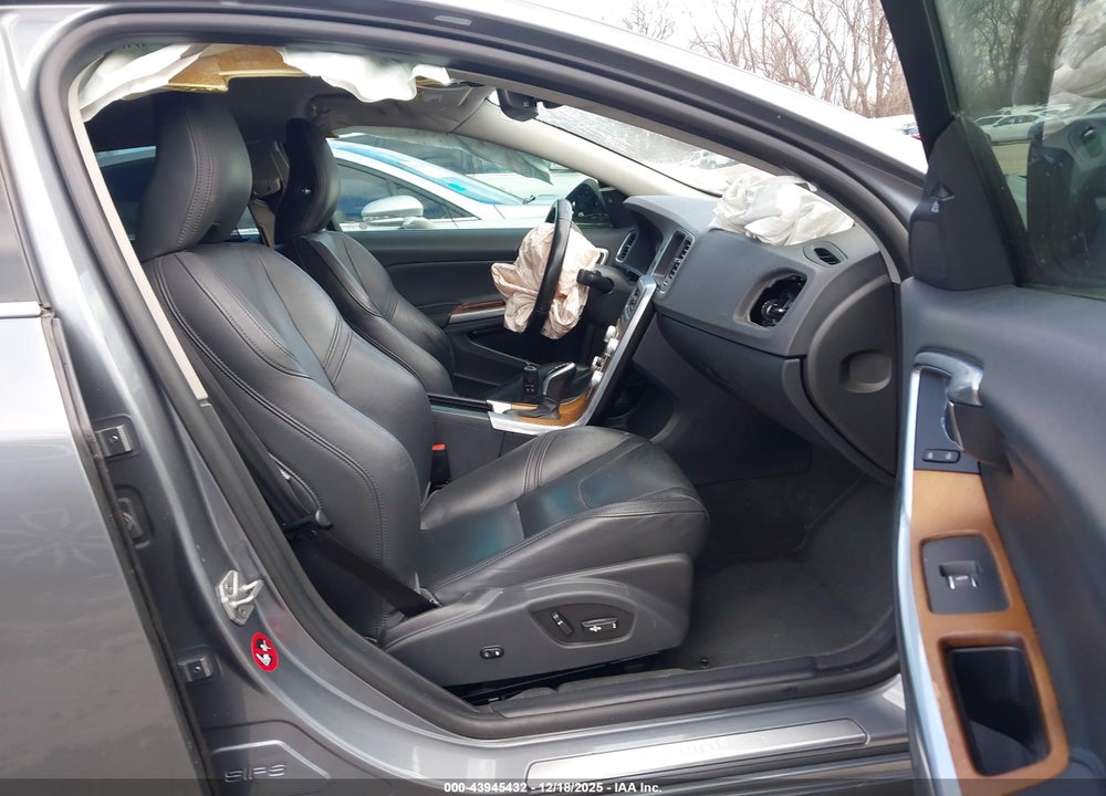 2017 VOLVO S60 INSCRIPTION T5 PLATINUM VIN: LYV402HMXHB127115