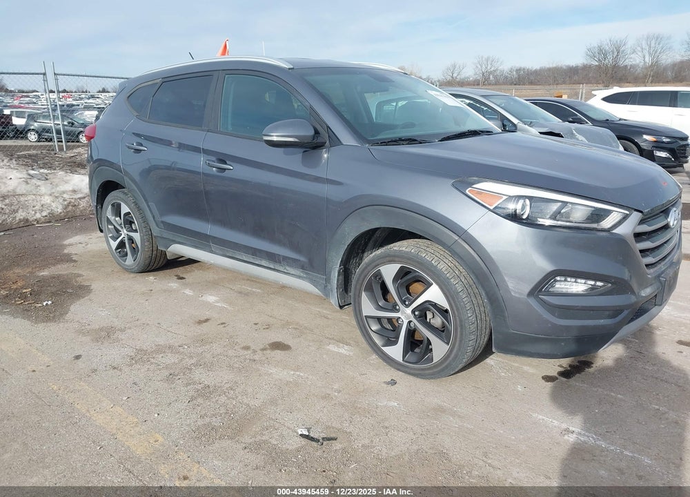 2017 HYUNDAI TUCSON SPORT VIN: KM8J3CA28HU383067