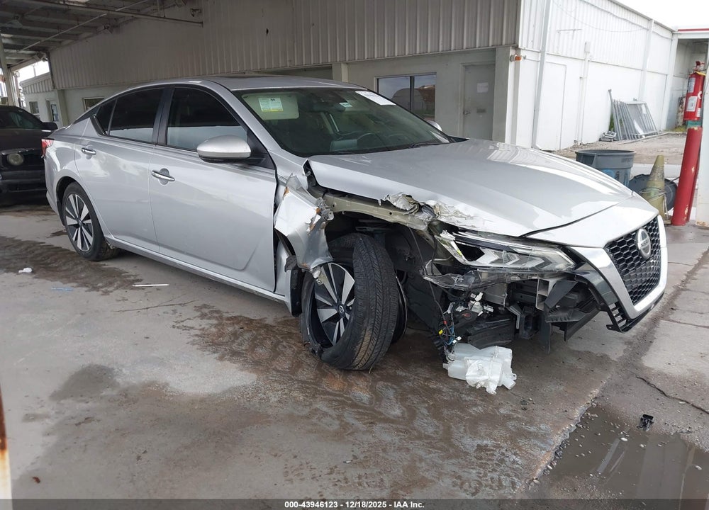2022 NISSAN ALTIMA SV FWD VIN: 1N4BL4DV4NN342404
