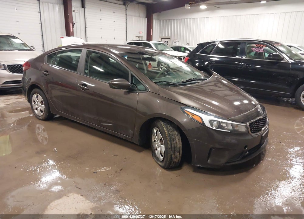 2018 KIA FORTE LX VIN: 3KPFK4A73JE199240