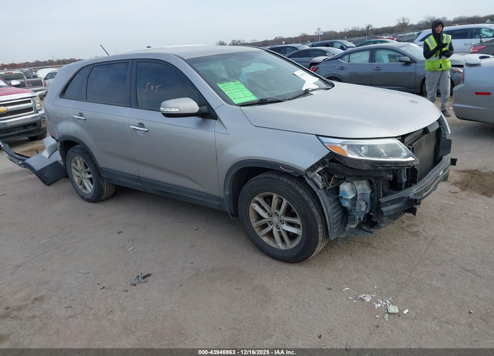 2014 KIA SORENTO LX VIN: 5XYKT3A64EG453303