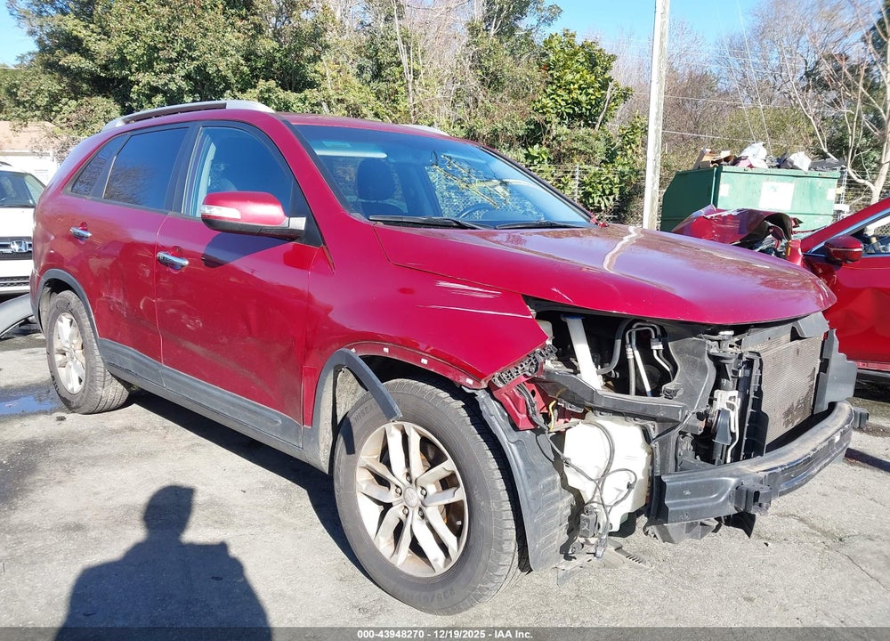 2015 KIA SORENTO LX VIN: 5XYKT4A62FG653717