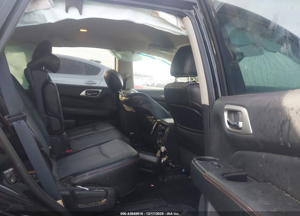 2019 NISSAN PATHFINDER SL VIN: 5N1DR2MN5KC653333