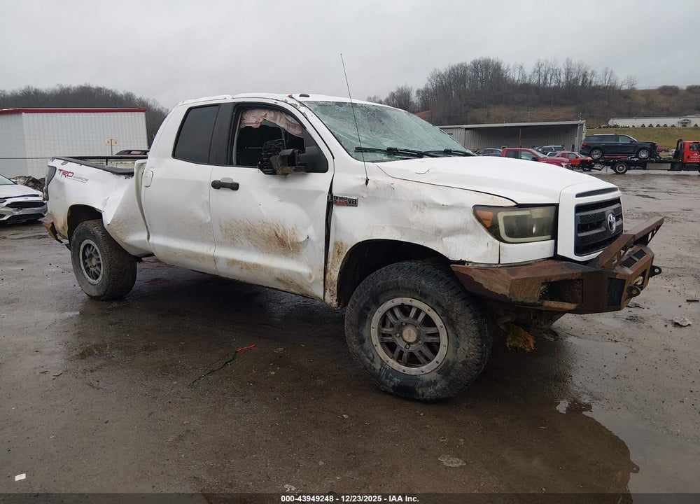 2012 TOYOTA TUNDRA GRADE 5.7L V8 VIN: 5TFUY5F11CX225661