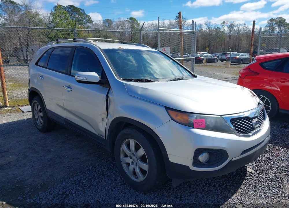 2013 KIA SORENTO LX VIN: 5XYKTCA60DG323792