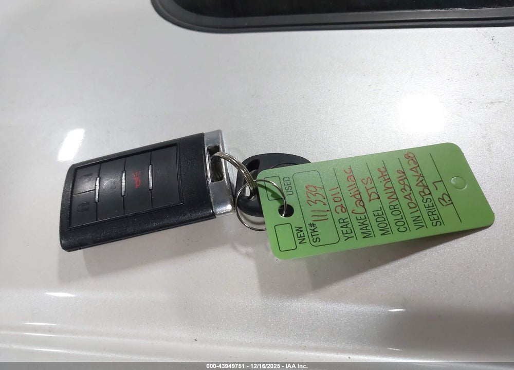 2011 CADILLAC DTS PREMIUM COLLECTION VIN: 1G6KH5E67BU104396