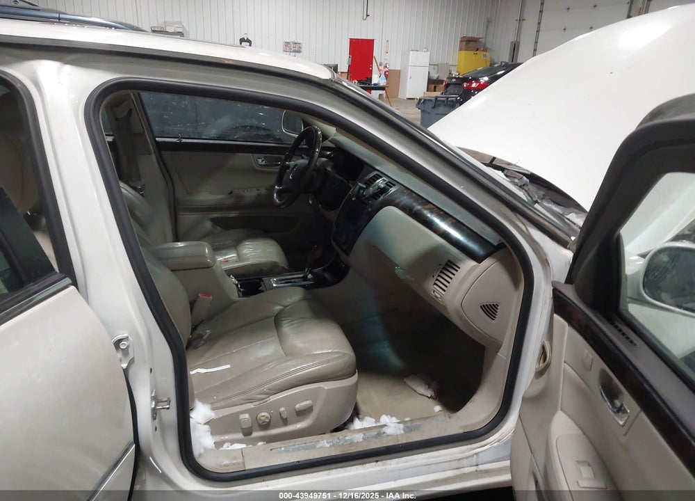 2011 CADILLAC DTS PREMIUM COLLECTION VIN: 1G6KH5E67BU104396