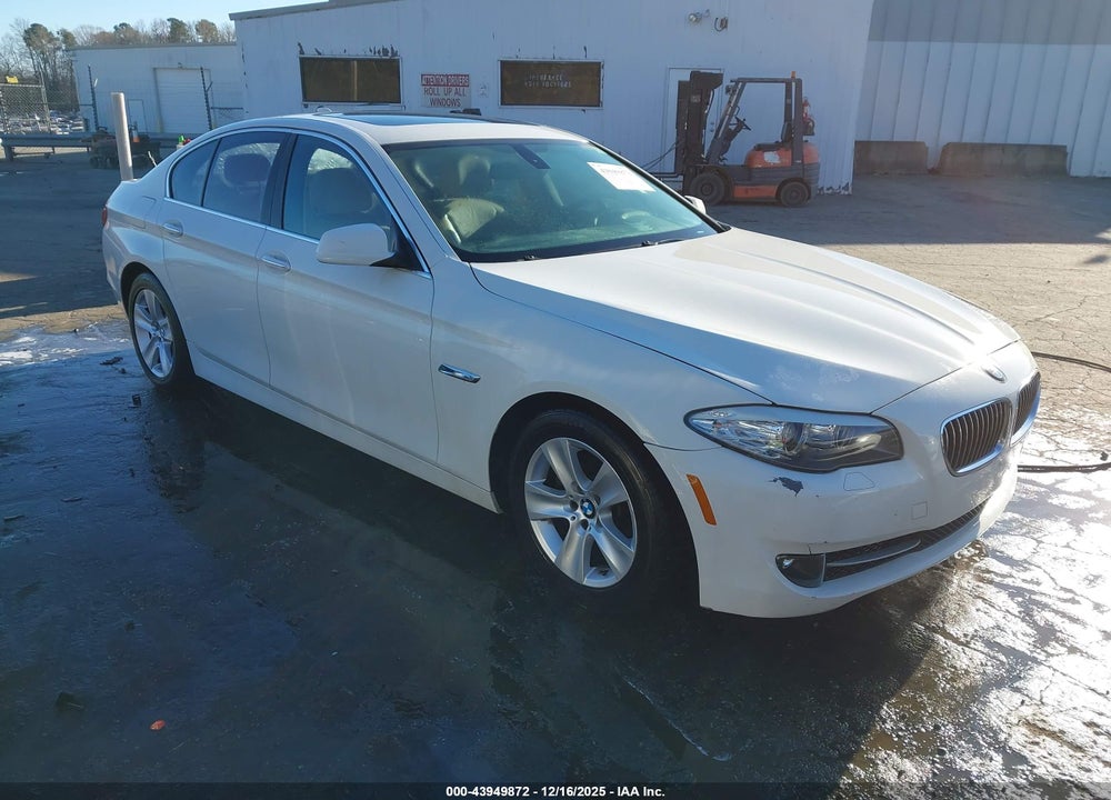 2011 BMW 528I VIN: WBAFR1C53BC747670