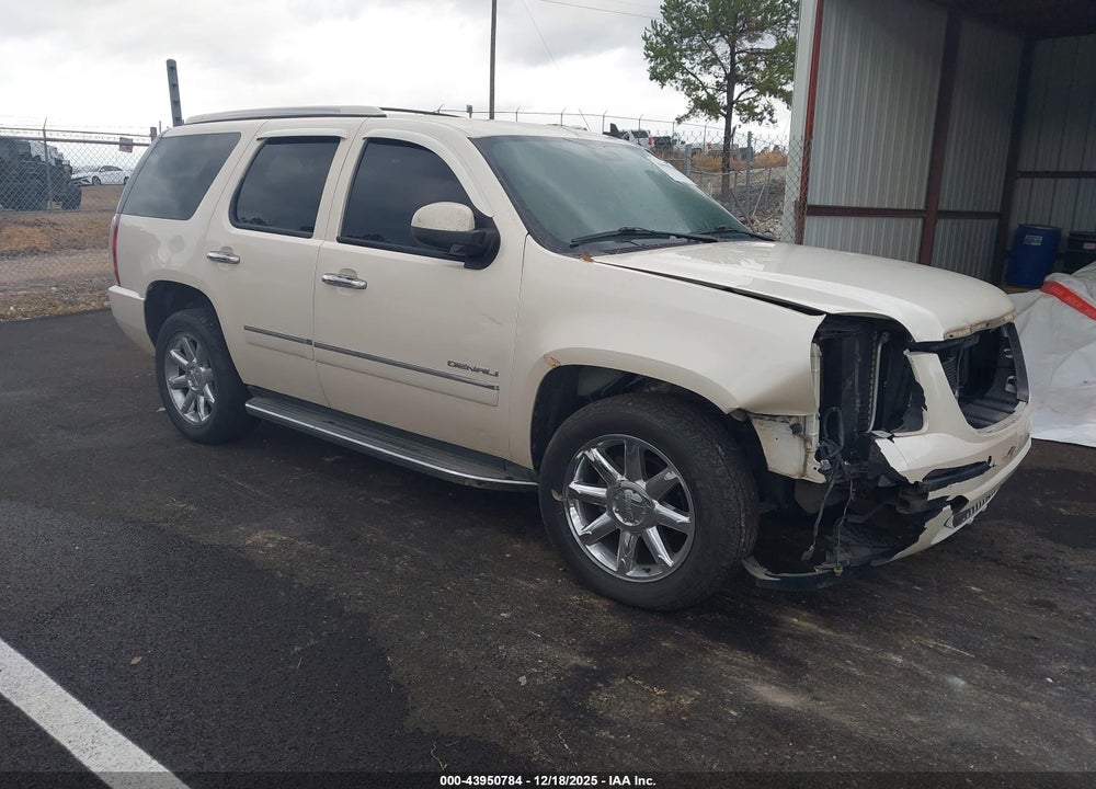 2013 GMC YUKON DENALI VIN: 1GKS1EEF3DR334352