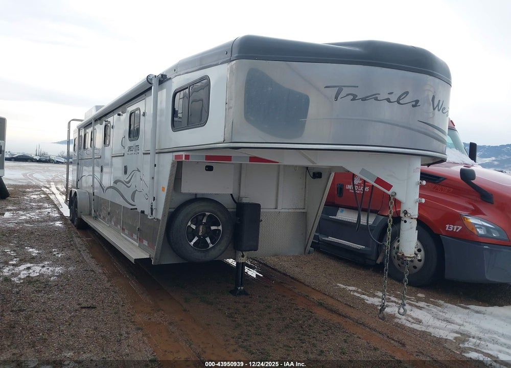 2014 TRAIL WEST SIERRA 4 HORSE SPECI VIN: 49SH73528EP038951