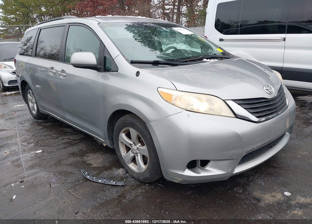 2011 TOYOTA SIENNA LE V6 VIN: 5TDKK3DC5BS024738