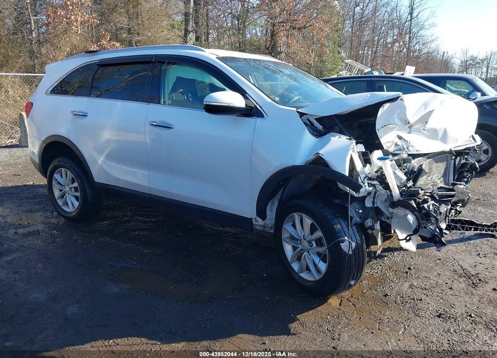 2016 KIA SORENTO 2.4L LX VIN: 5XYPG4A33GG107056
