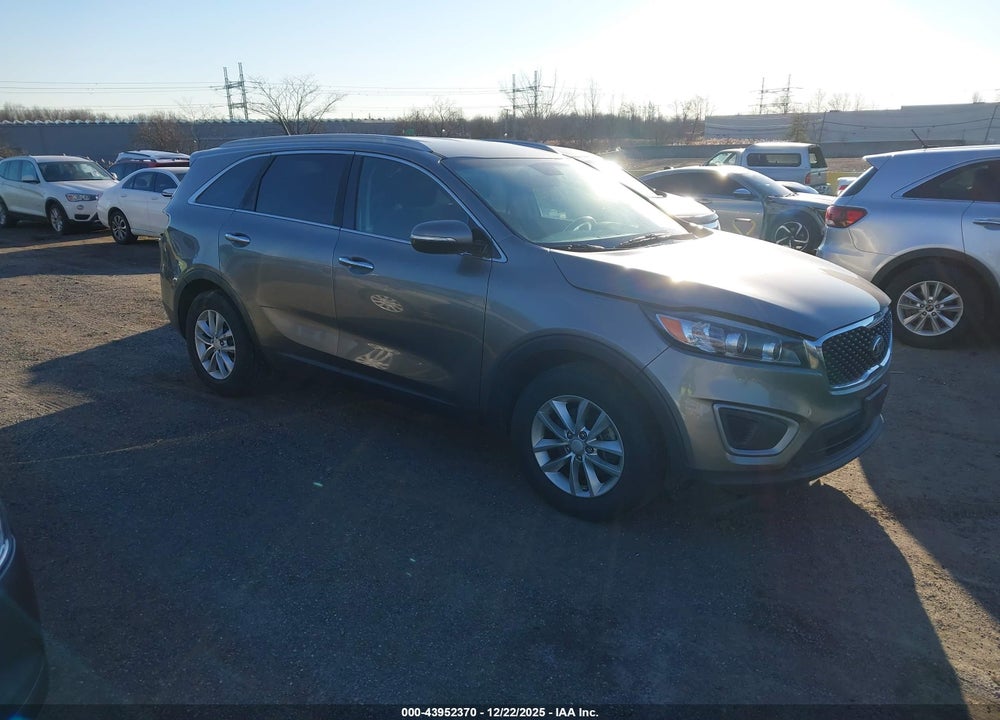 2016 KIA SORENTO 2.4L LX VIN: 5XYPG4A30GG115518