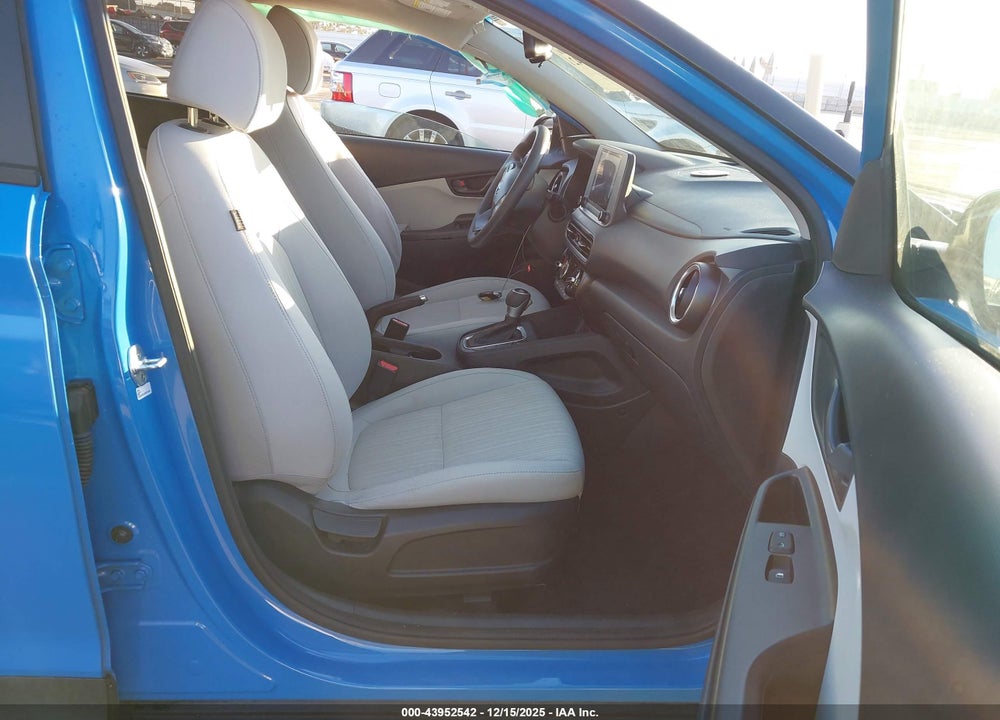 2022 HYUNDAI KONA SEL VIN: KM8K62AB5NU765462