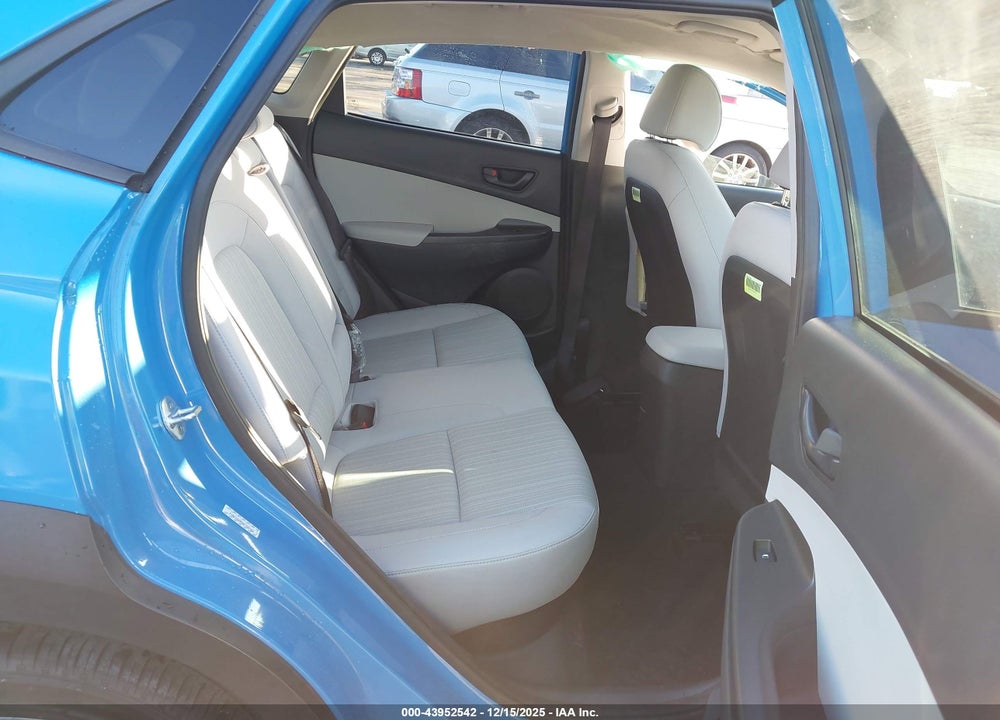2022 HYUNDAI KONA SEL VIN: KM8K62AB5NU765462