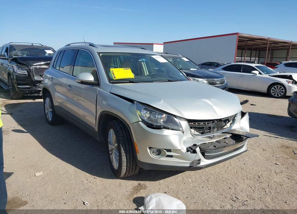 2011 VOLKSWAGEN TIGUAN SEL VIN: WVGBV7AX5BW524934