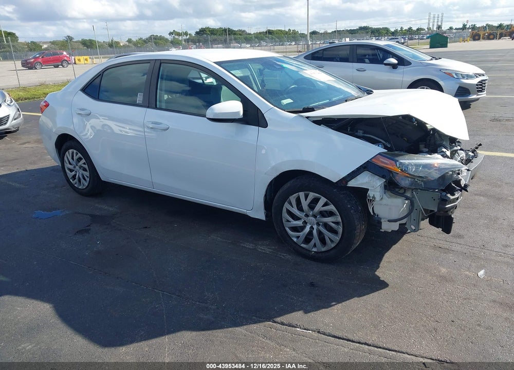 2018 TOYOTA COROLLA LE VIN: 5YFBURHE9JP840528