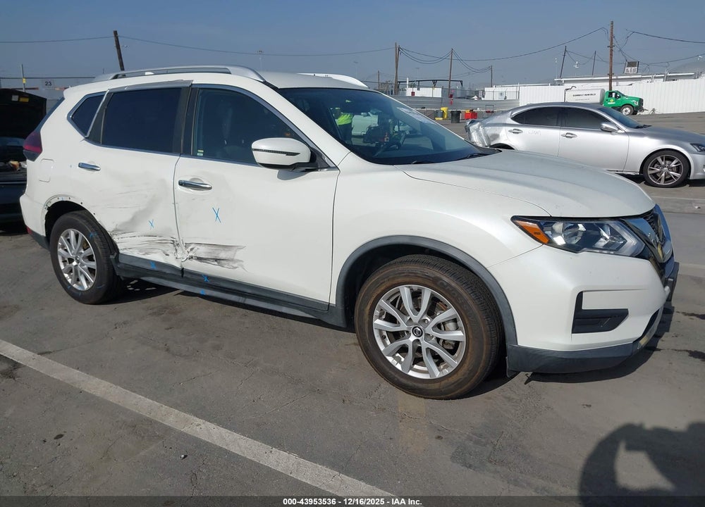 2018 NISSAN ROGUE SV VIN: KNMAT2MT2JP564690