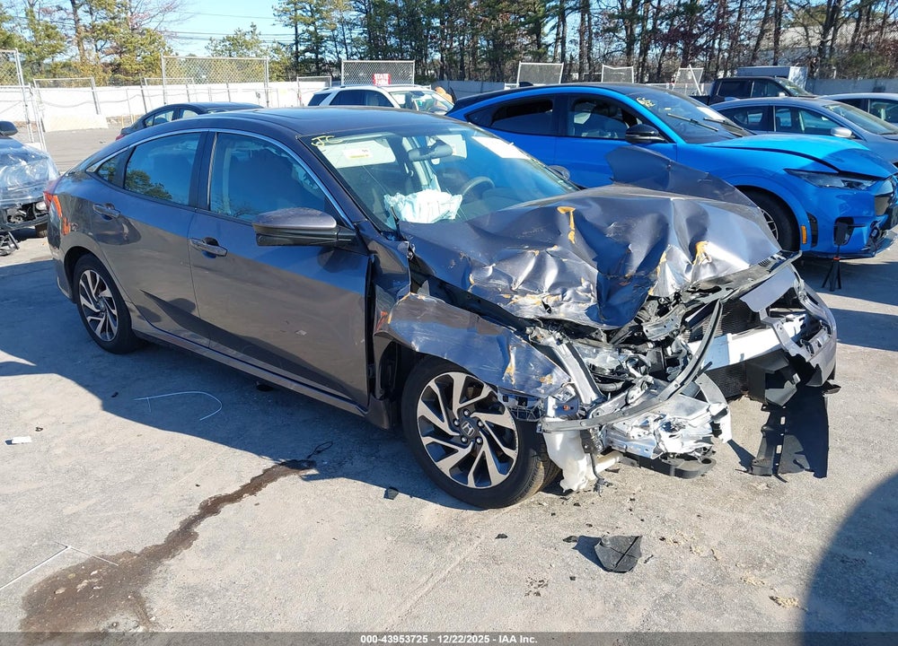 2018 HONDA CIVIC EX VIN: 2HGFC2F72JH560067