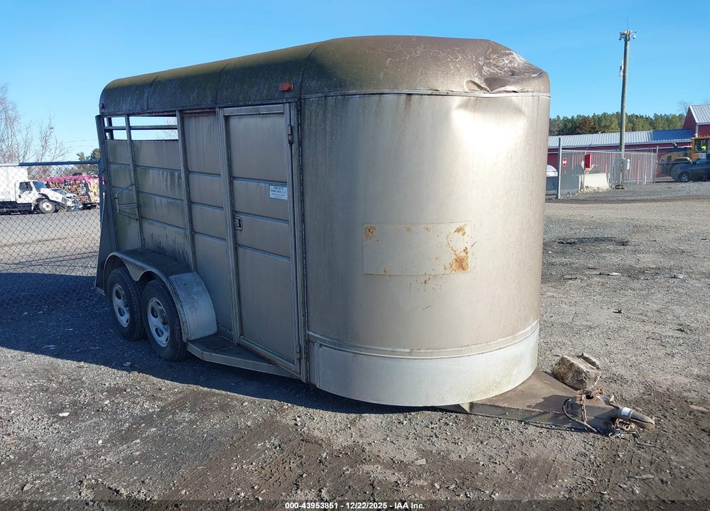 2003 CALICO BUMPER VIN: 4GAHC142931000791