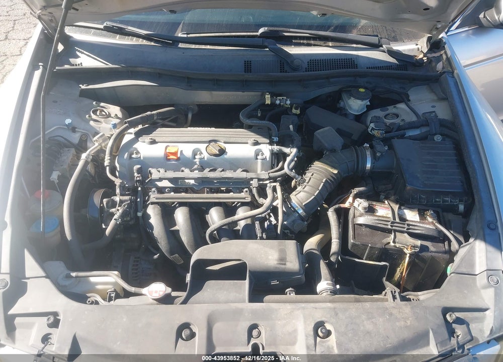 2011 HONDA ACCORD 2.4 LX VIN: 1HGCP2F31BA020505