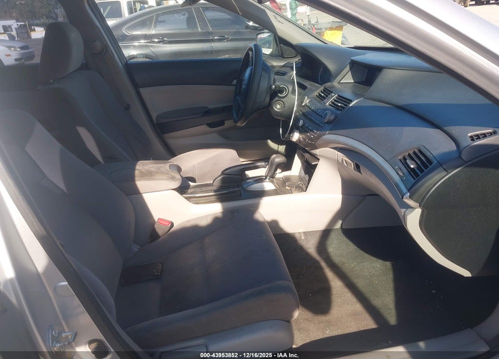 2011 HONDA ACCORD 2.4 LX VIN: 1HGCP2F31BA020505