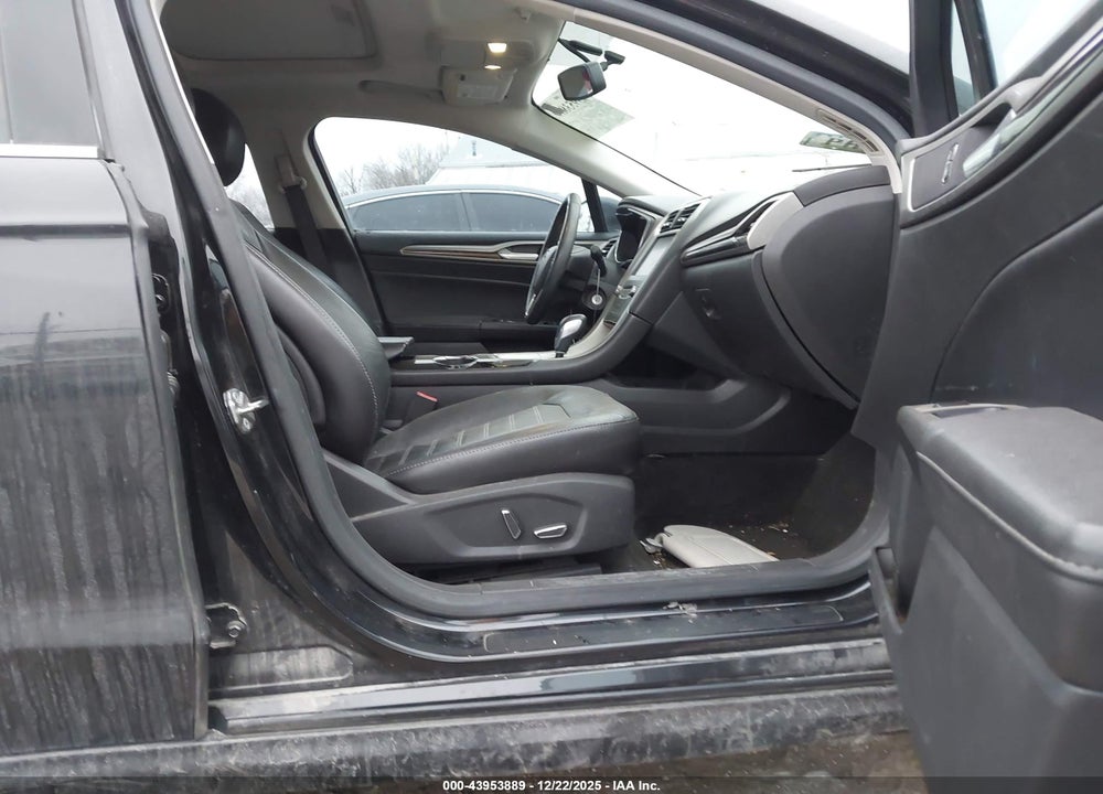 2015 FORD FUSION SE VIN: 3FA6P0HD2FR241263