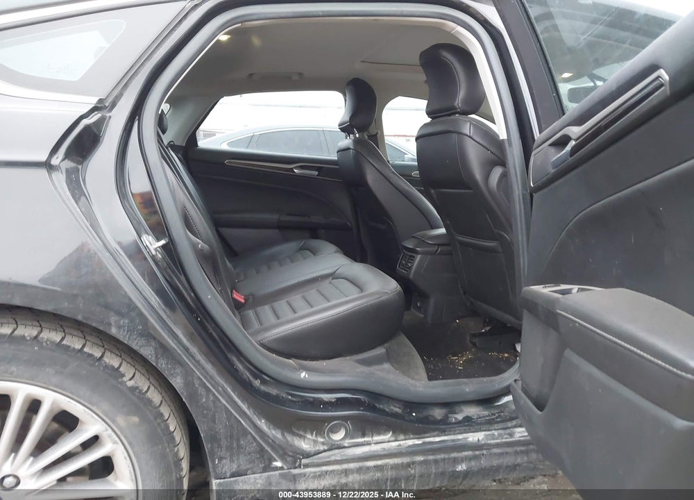 2015 FORD FUSION SE VIN: 3FA6P0HD2FR241263