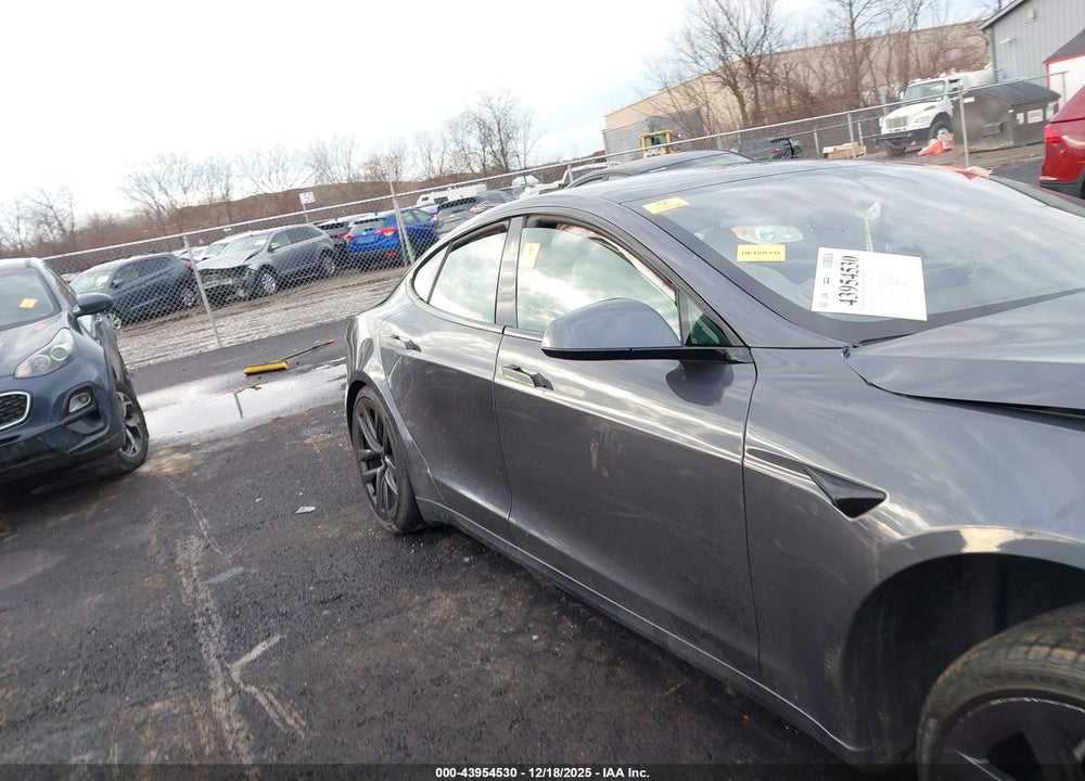 2022 TESLA MODEL S PLAID TRI MOTOR ALL-WHEEL DRIVE VIN: 5YJSA1E64NF461252