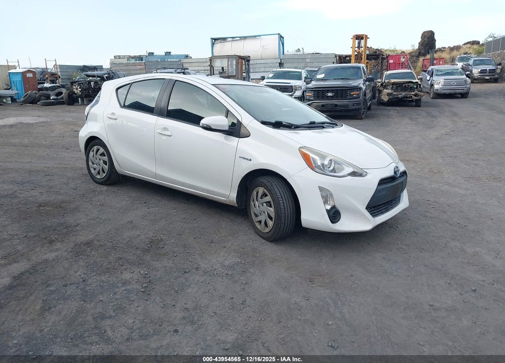 2015 TOYOTA PRIUS C VIN: JTDKDTB37F1587130