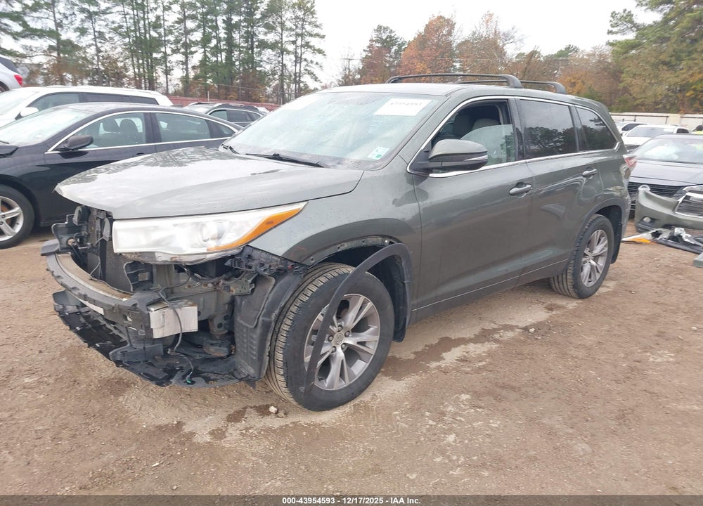 2015 TOYOTA HIGHLANDER LE PLUS V6 VIN: 5TDBKRFH4FS094751