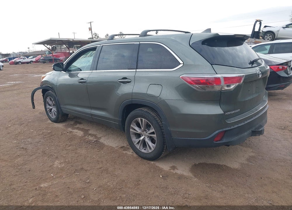 2015 TOYOTA HIGHLANDER LE PLUS V6 VIN: 5TDBKRFH4FS094751