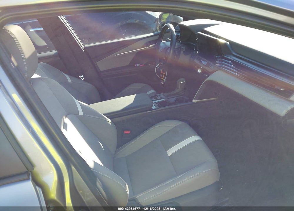 2025 TOYOTA CAMRY SE VIN: 4T1DBADK2SU522729