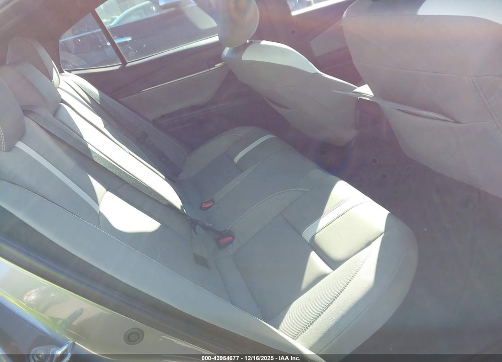 2025 TOYOTA CAMRY SE VIN: 4T1DBADK2SU522729