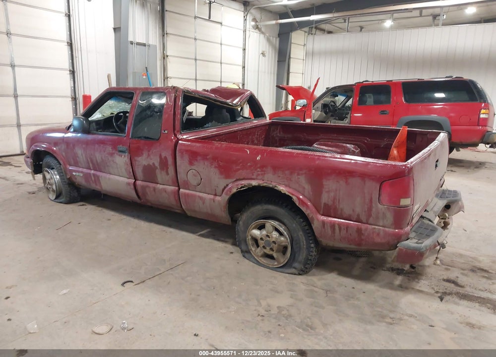 2003 CHEVROLET S-10 LS VIN: 1GCDT19X738149302