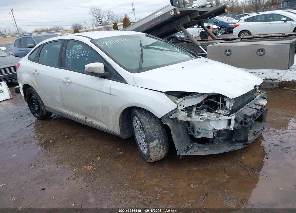 2014 FORD FOCUS SE VIN: 1FADP3F27EL303747