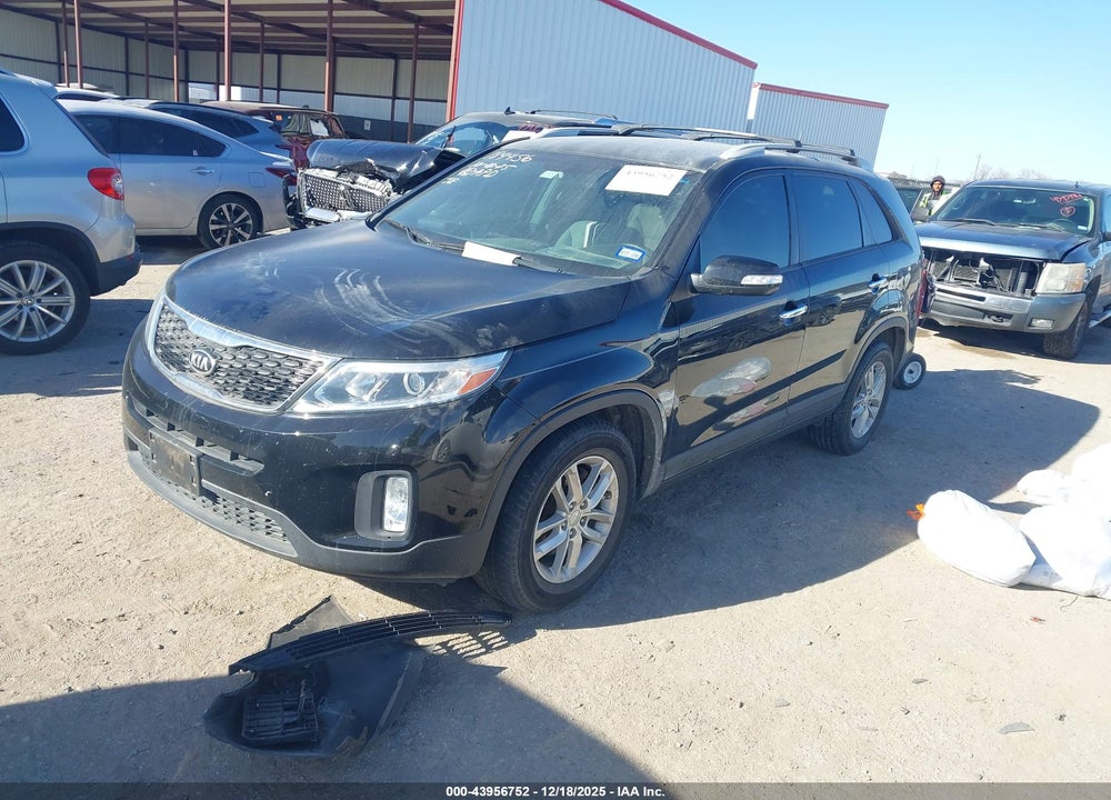 2015 KIA SORENTO LX VIN: 5XYKT4A6XFG630315