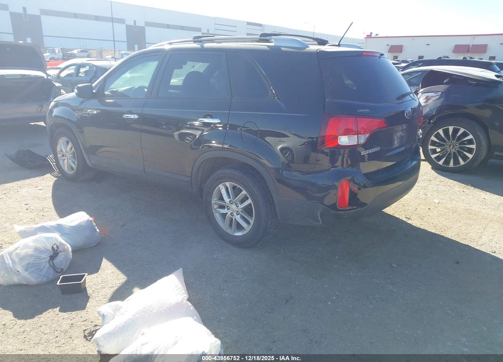 2015 KIA SORENTO LX VIN: 5XYKT4A6XFG630315