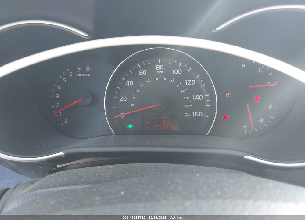 2015 KIA SORENTO LX VIN: 5XYKT4A6XFG630315