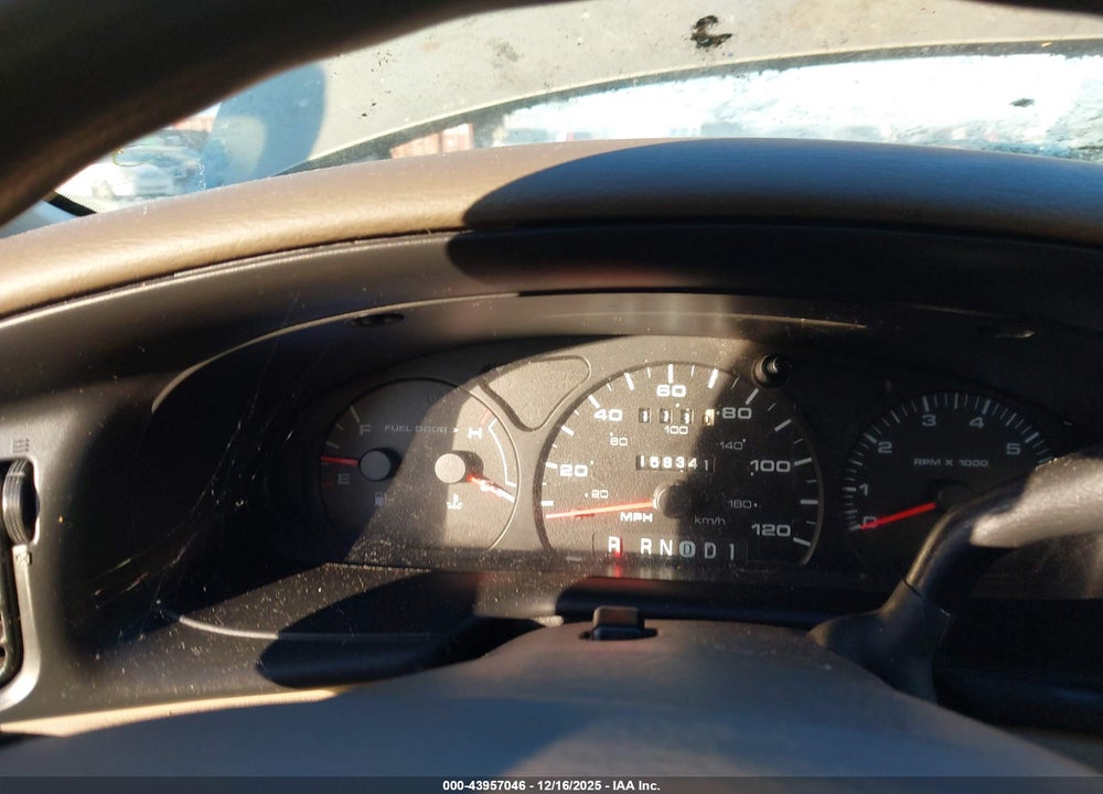2001 FORD TAURUS SES VIN: 1FAFP55U01A277568