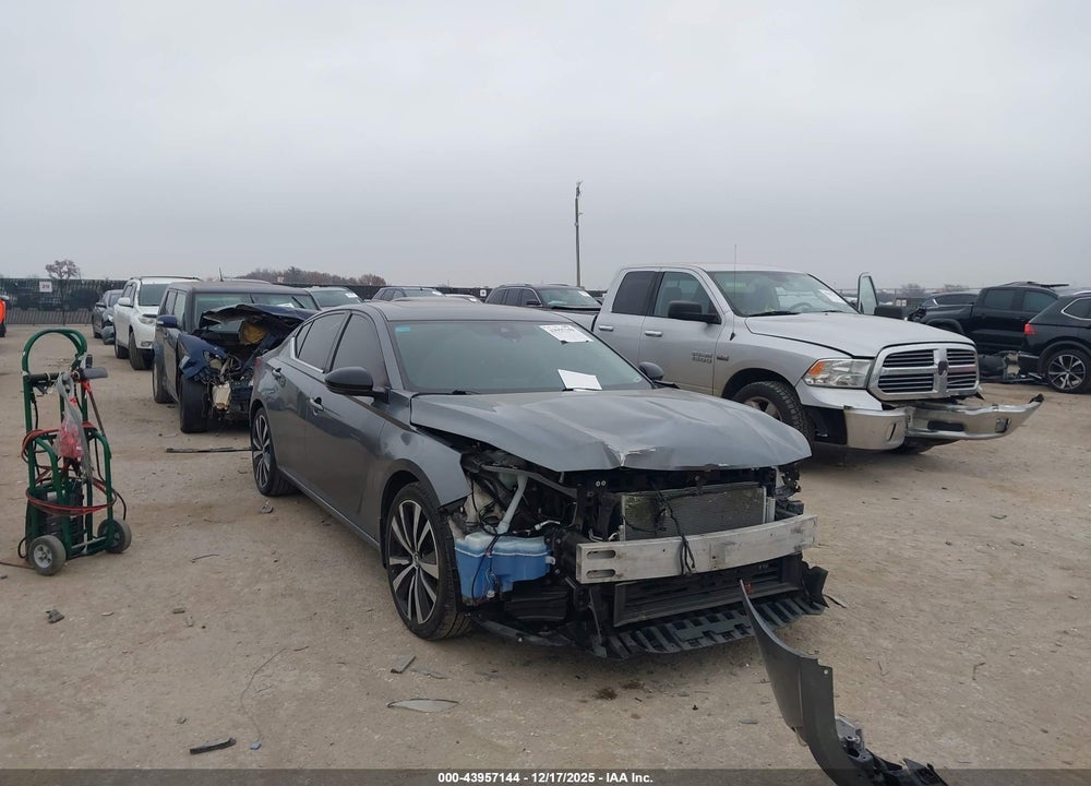 2020 NISSAN ALTIMA SR FWD VIN: 1N4BL4CV3LC165189