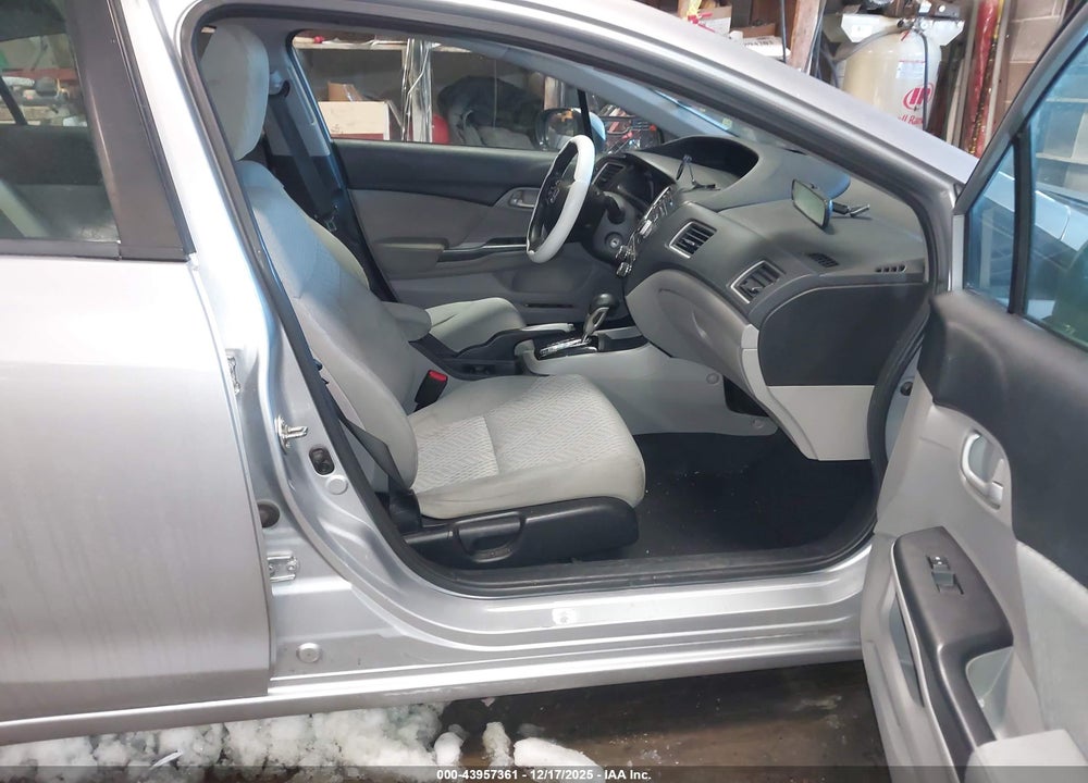 2014 HONDA CIVIC LX VIN: 19XFB2F57EE218518