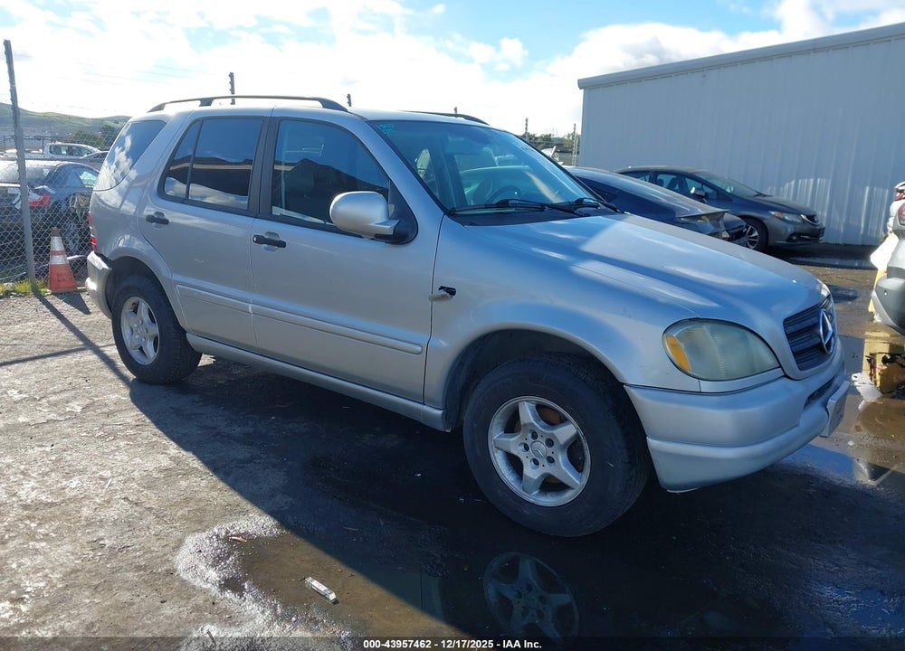 2001 MERCEDES-BENZ ML 320 VIN: 4JGAB54E31A241155