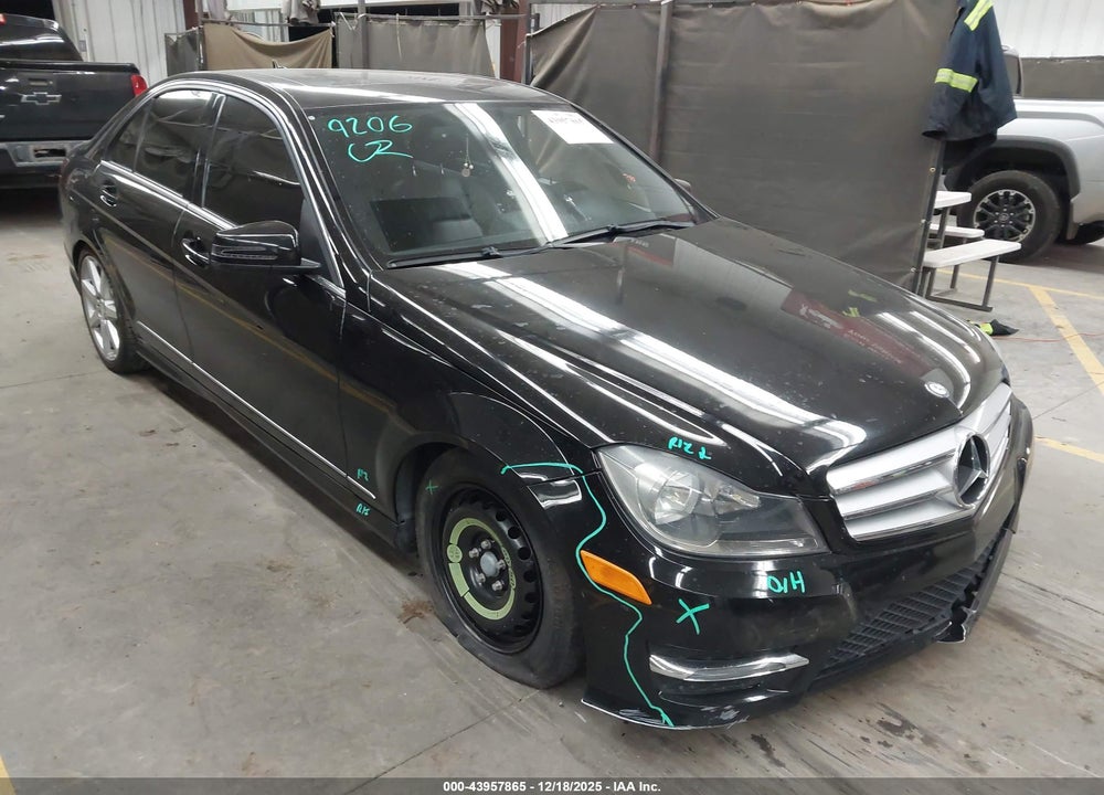 2013 MERCEDES-BENZ C 250 SPORT VIN: WDDGF4HBXDA790617