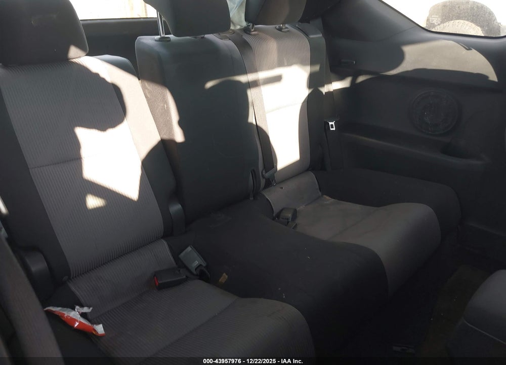 2015 SCION TC VIN: JTKJF5C72F3091555