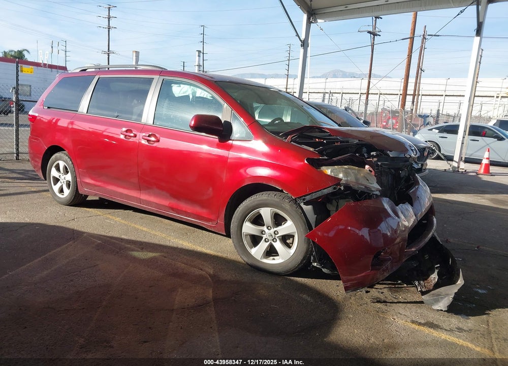2017 TOYOTA SIENNA LE 8 PASSENGER VIN: 5TDKZ3DC0HS807762