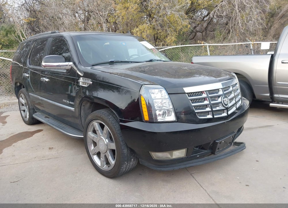 2011 CADILLAC ESCALADE LUXURY VIN: 1GYS4BEF1BR327263